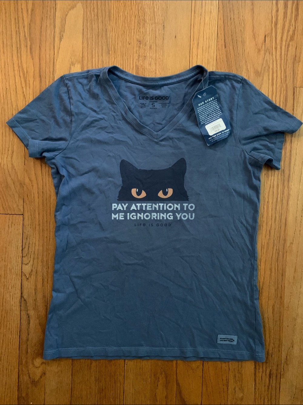 NWT Life Is Good Blue V-Neck Tee with Black Cat Graphic Women’s Small